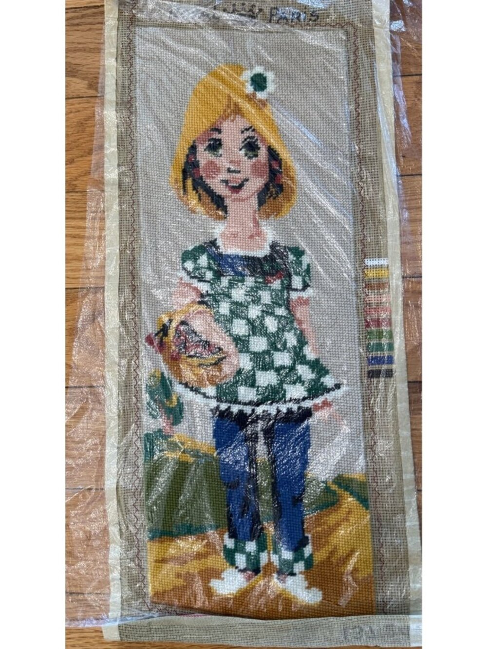 Vintage Royal Paris Le Hippy No. 137 24 Needlepoint Tapestry Canvas